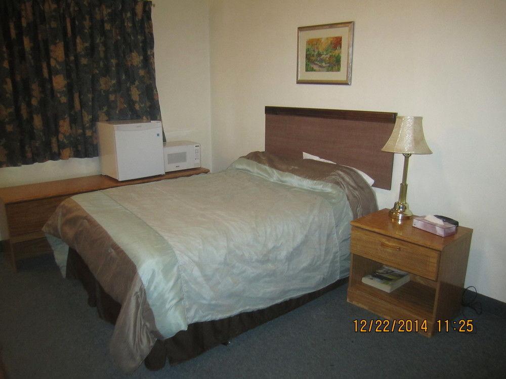 The Capri Motel Winnipeg Bagian luar foto