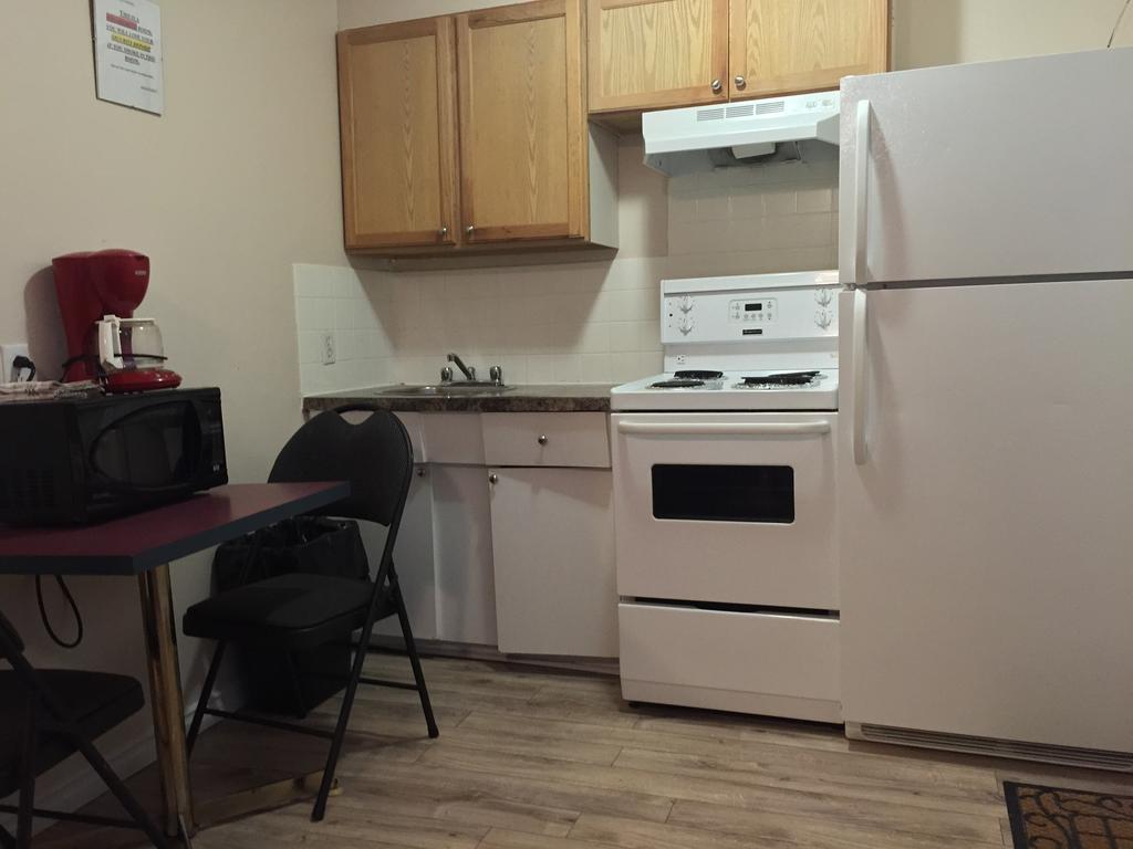 The Capri Motel Winnipeg Bagian luar foto