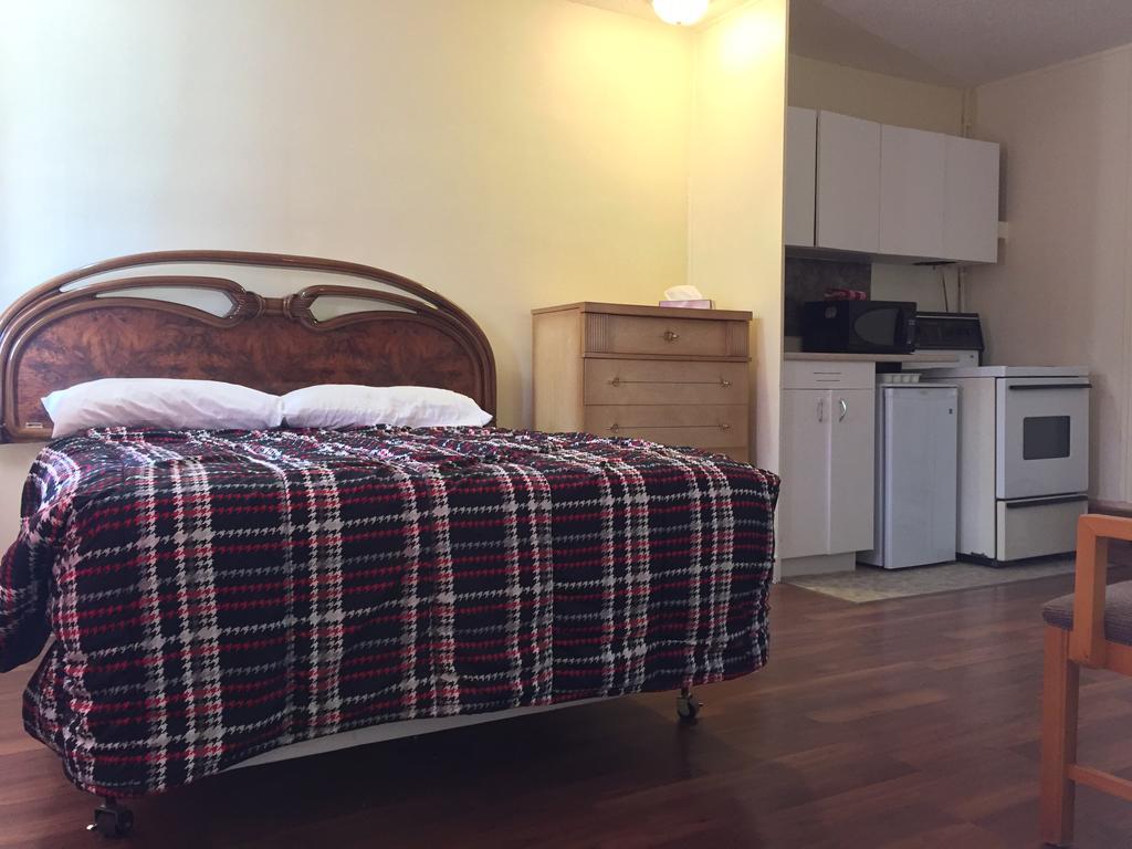 The Capri Motel Winnipeg Bagian luar foto