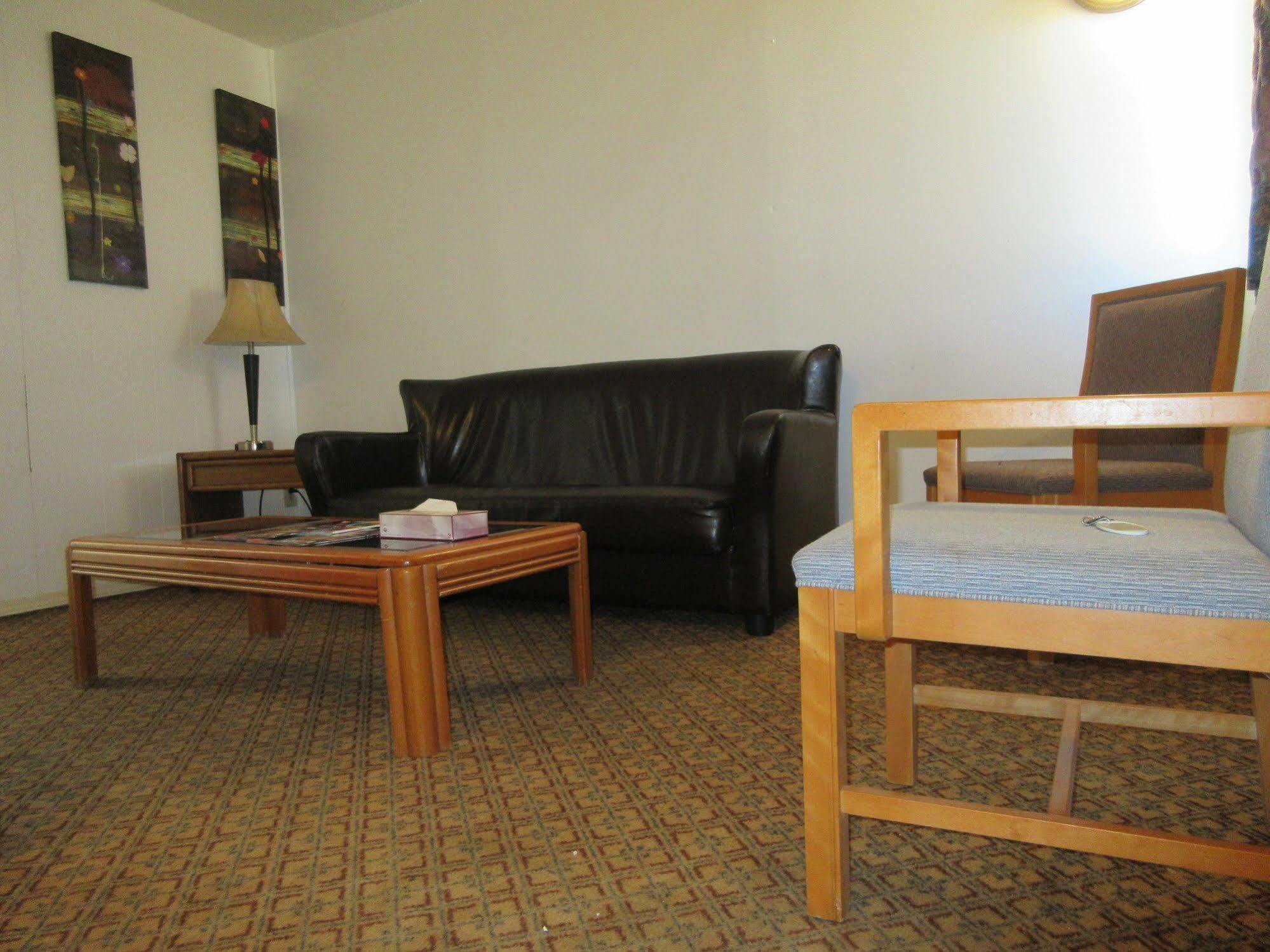 The Capri Motel Winnipeg Bagian luar foto
