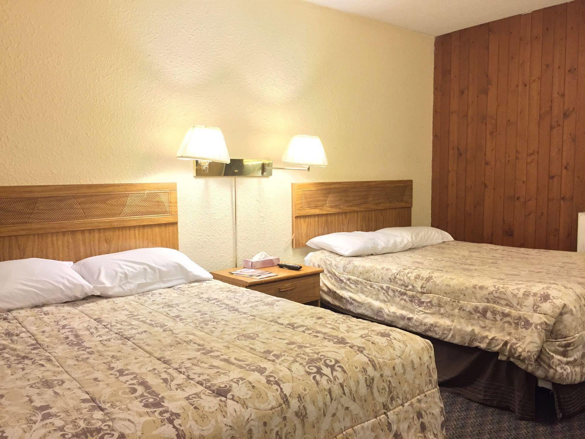 The Capri Motel Winnipeg Bagian luar foto