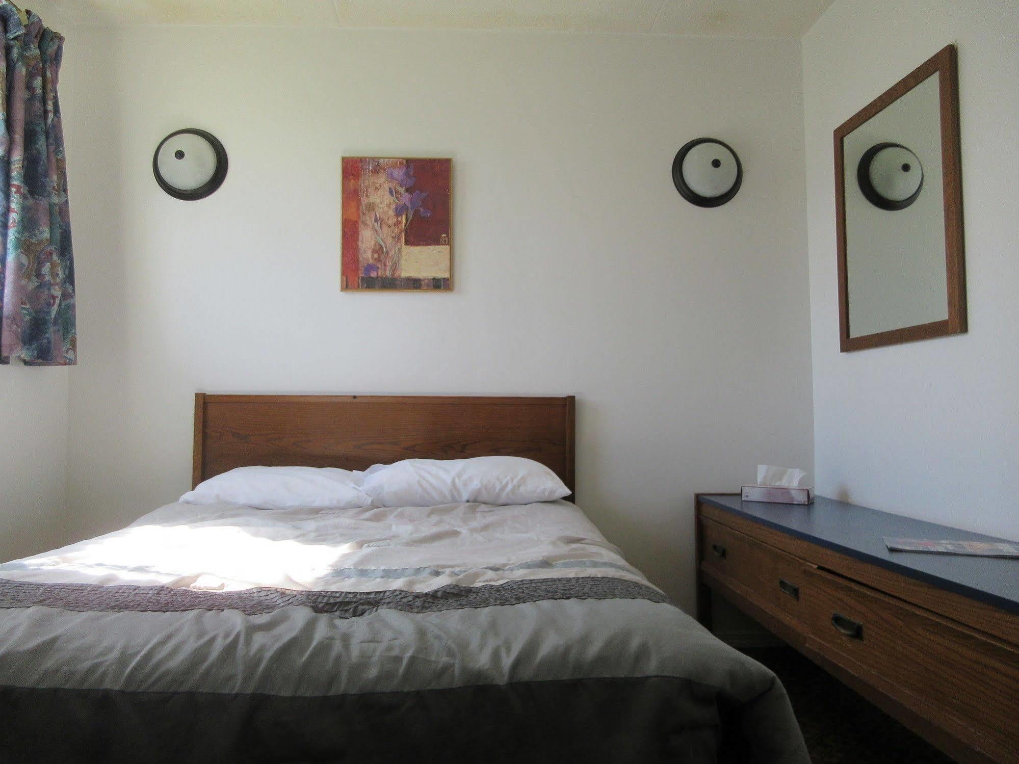 The Capri Motel Winnipeg Bagian luar foto