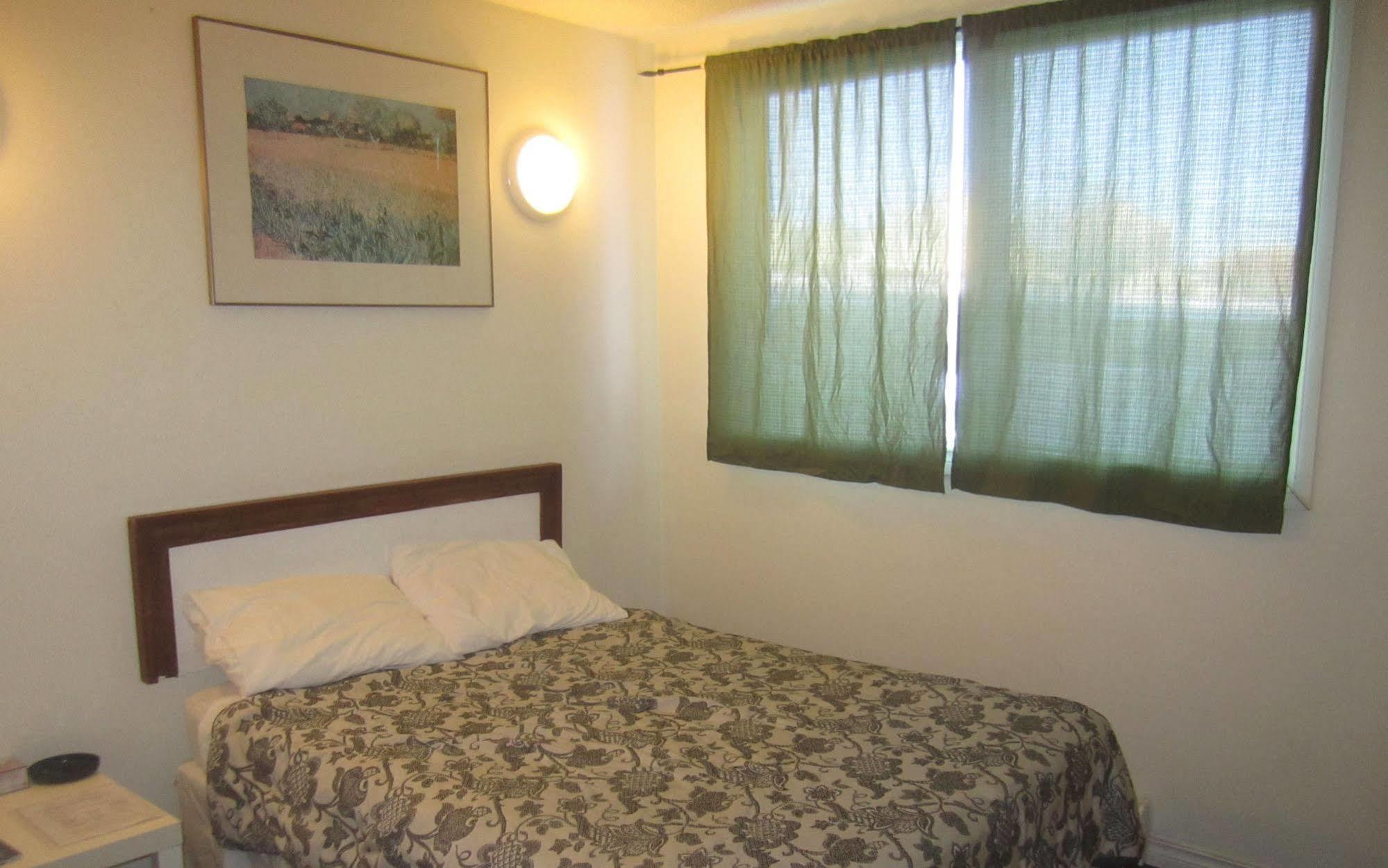 The Capri Motel Winnipeg Bagian luar foto