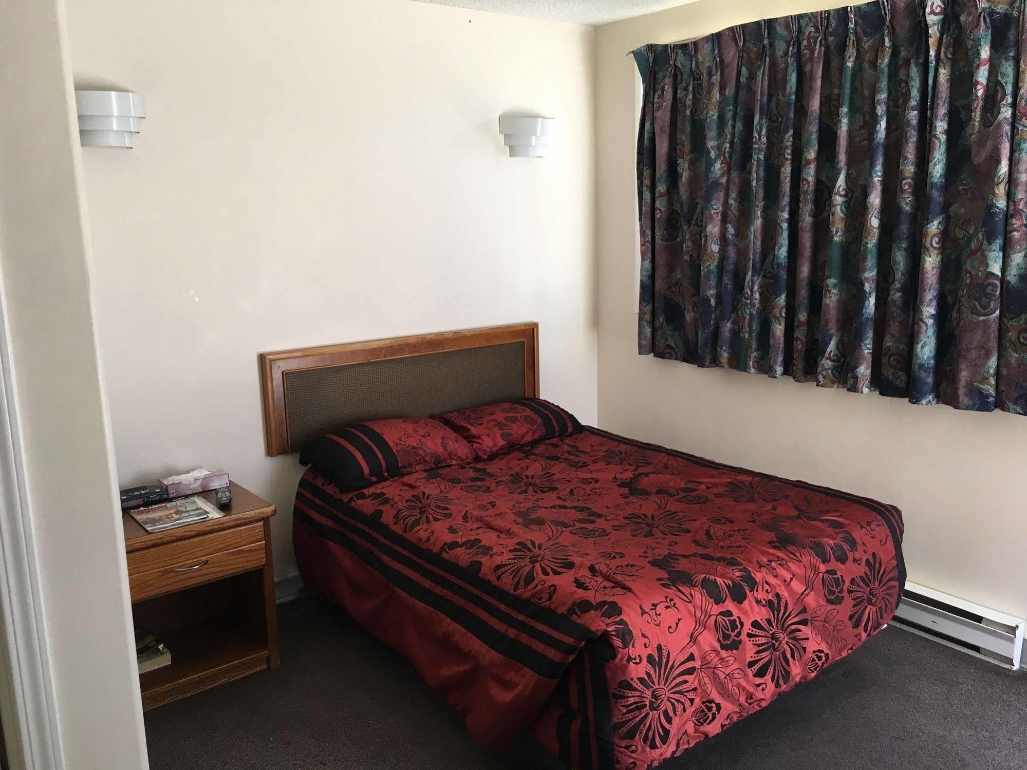 The Capri Motel Winnipeg Bagian luar foto