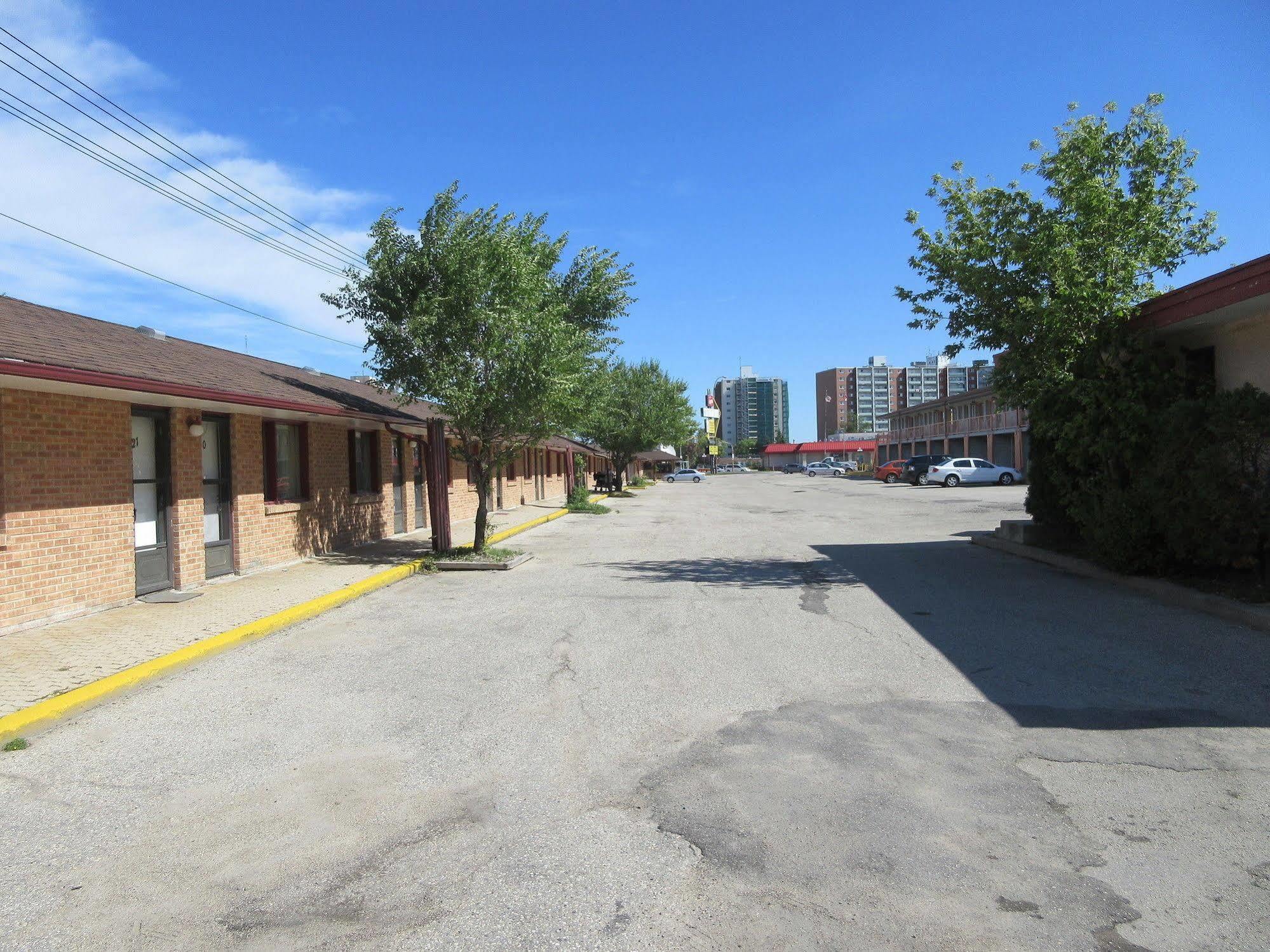 The Capri Motel Winnipeg Bagian luar foto